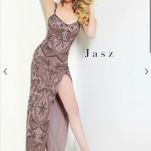 Jasz prom dress. Very cute.Worn once.paid $750🤍Dm before purchase fits size 6-8